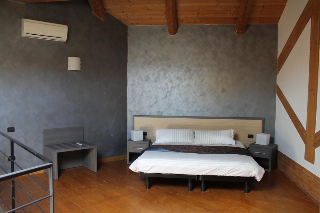 Appartamenti Via Toti 1 Alba  Room photo